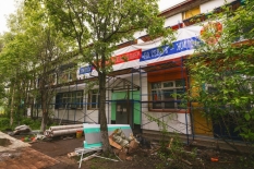 В Мурманске продолжаются ремонтные работы в городских образовательных учреждениях