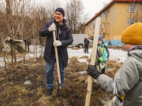 Большой субботник состоялся во всех округах города Мурманска