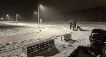 В Мурманске открылся круглосуточный каток на Ивановом ручье