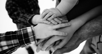 Владимир Путин назвал безусловным приоритетом укрепление института семьи